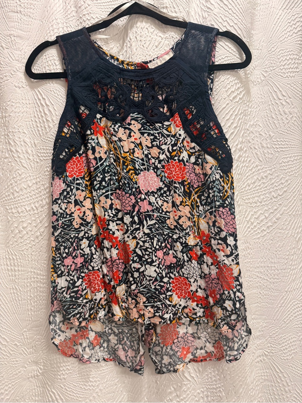 Pale Sky Angelyne Floral Sleeveless Blouse with Crochet Detailing Size Small